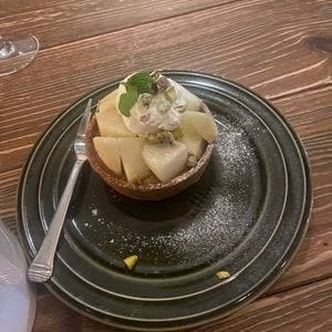 カフェ+ダイニングバー メローズ