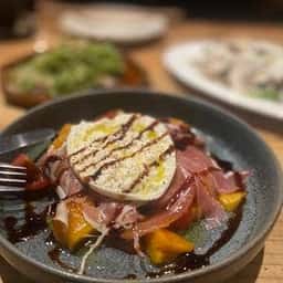 炭火焼鳥 塚田農場 新宿東南口店