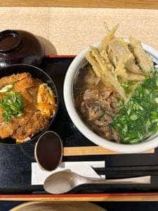 豊前裏打会 萬田うどん 薬院本店
