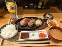 酒とハンバーグ 牛時 新宿店