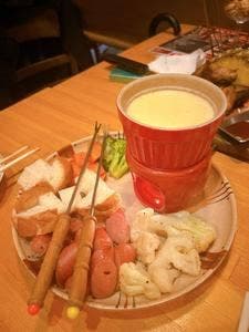 肉寿司 食べ放題 肉バル ミートガーデン 新宿本店