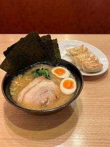 ラーメン春樹 新宿御苑前店