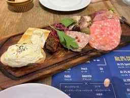 MEAT&WINE WINEHALL GLAMOUR 上野