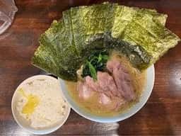 家系ラーメン 洞くつ家