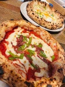 Trattoria e Pizzeria De salita 赤坂