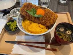 #カツ丼は人を幸せにする