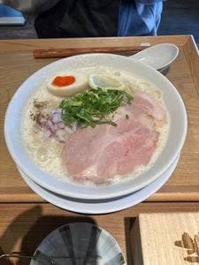 おダシと銀しゃり 中華そば 新た