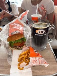 A&W 牧港店