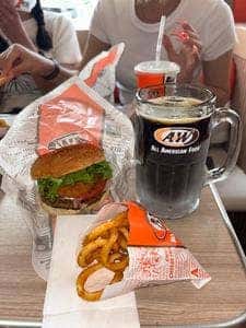 A&W 牧港店