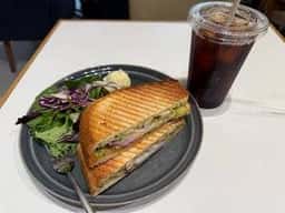 BLUE LEAF CAFÉ 上野