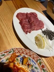 天満 カウンター焼肉 うしすき