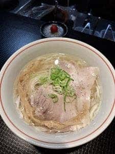 豚一頭清湯麺