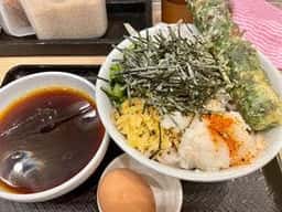 なぜ蕎麦にラー油を入れるのか。秋葉原2号店