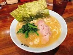 家系ラーメン 洞くつ家