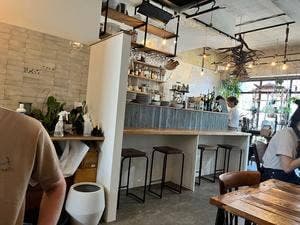 Vege-Plant Cafe Bar LEBRO