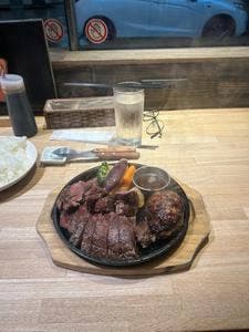 ステーキ&ハンバーグ ひげ 南6条店