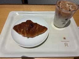 スターバックス リザーブ® カフェ 新宿マルイ本館2階店