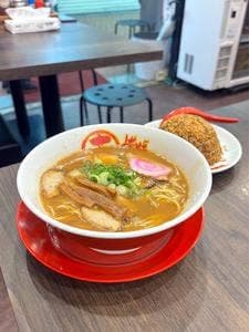 丸高中華そば センタープラザ西館2号店