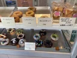ANNA’S DONUTS
