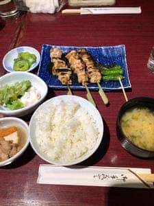坂途中の焼き鳥屋 くら