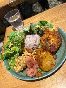 M's market delicatessen & diner