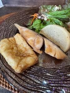 Tomo‘s Cafe