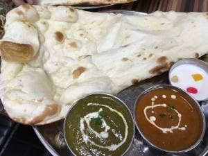 アジアン料理 アソクビナヤク