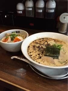 伍代目哲麺 平塚金目店