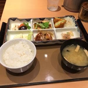 やよい軒 内本町店