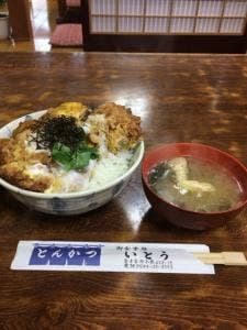 とんかついとう