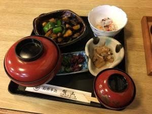 定食の有山