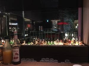 ティーラウンジアンドバーホリカワ