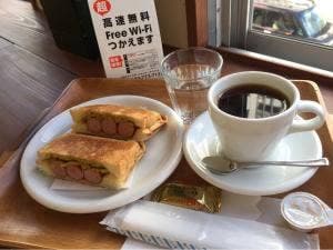 コーヒーとサンドイッチ おかもと