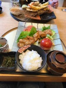 巴せり
